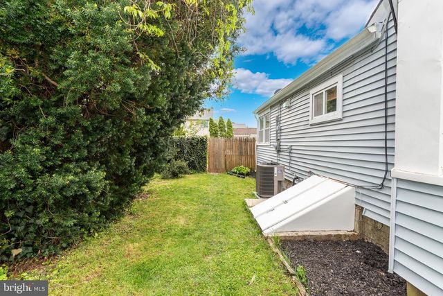 46 W CAPE MAY AVE, Ocean Gate, NJ 08740