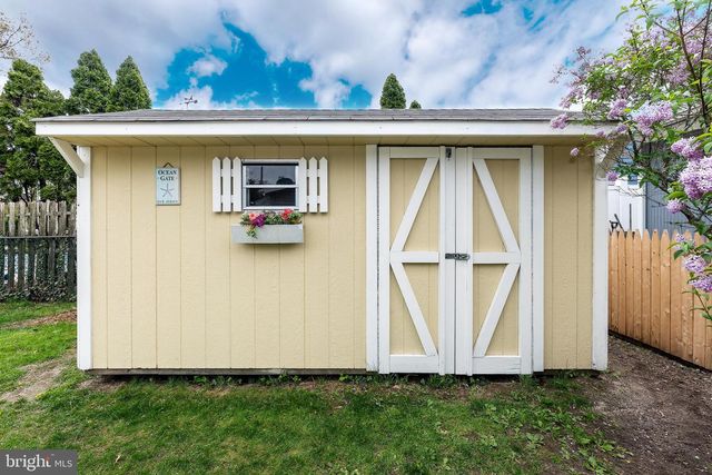 46 W CAPE MAY AVE, Ocean Gate, NJ 08740