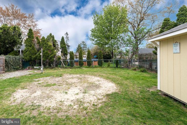 46 W CAPE MAY AVE, Ocean Gate, NJ 08740