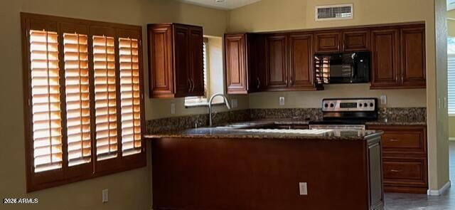 15820 W LATHAM Street, Goodyear, AZ 85338