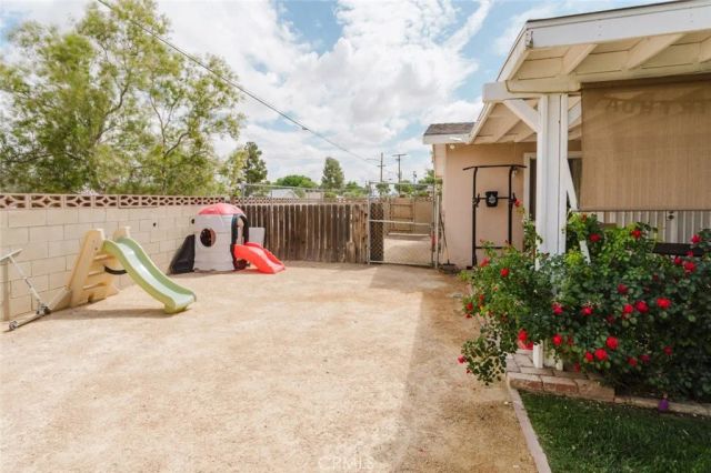 45437 Andale Avenue, Lancaster, CA 93535