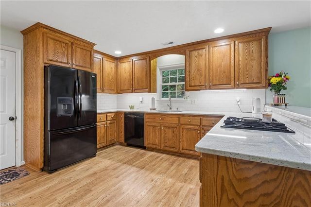 505 Plantation Rd, North, VA 23128