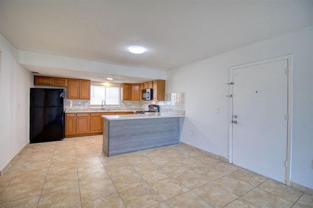 3865 S LAKE DRIVE 148, Tampa, FL 33614