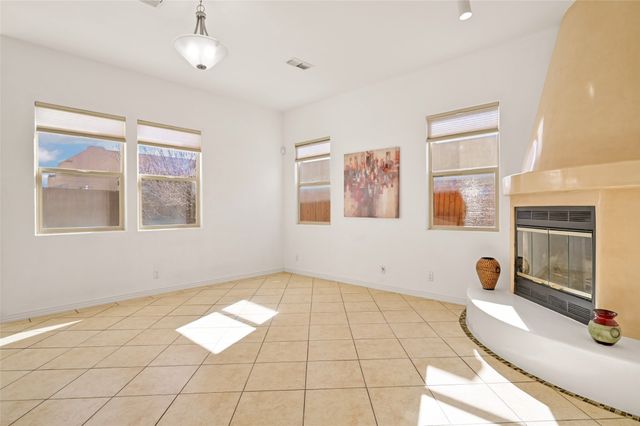 4725 Sundial Way, Santa Fe, NM 87507