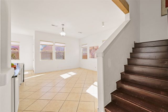 4725 Sundial Way, Santa Fe, NM 87507