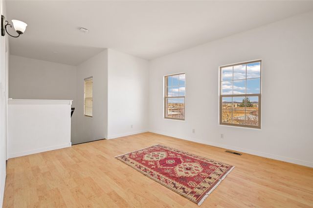 4725 Sundial Way, Santa Fe, NM 87507