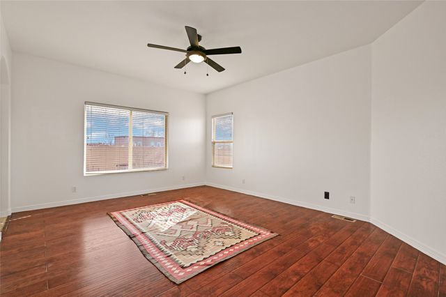 4725 Sundial Way, Santa Fe, NM 87507