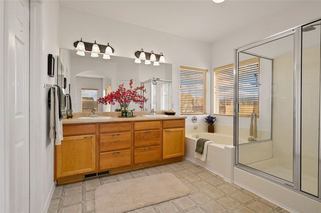 4725 Sundial Way, Santa Fe, NM 87507