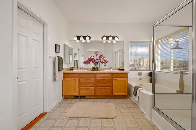 4725 Sundial Way, Santa Fe, NM 87507