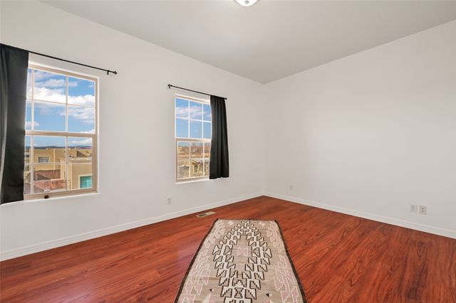 4725 Sundial Way, Santa Fe, NM 87507