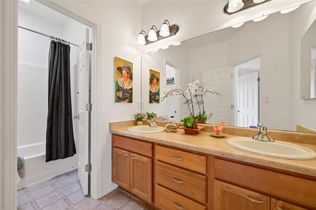 4725 Sundial Way, Santa Fe, NM 87507