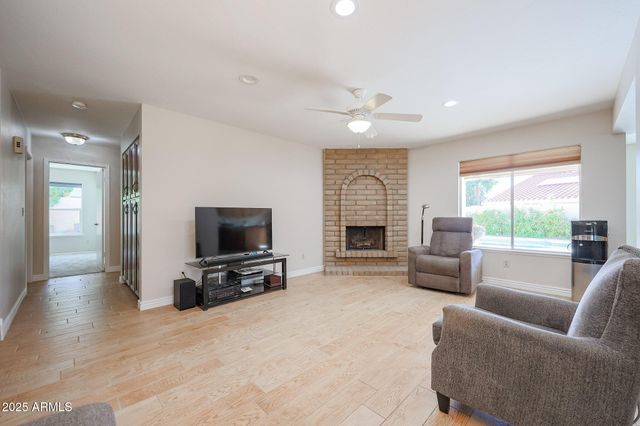 2101 E REDFIELD Road, Phoenix, AZ 85022