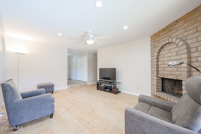 2101 E REDFIELD Road, Phoenix, AZ 85022