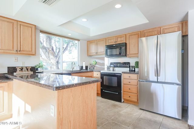 2101 E REDFIELD Road, Phoenix, AZ 85022