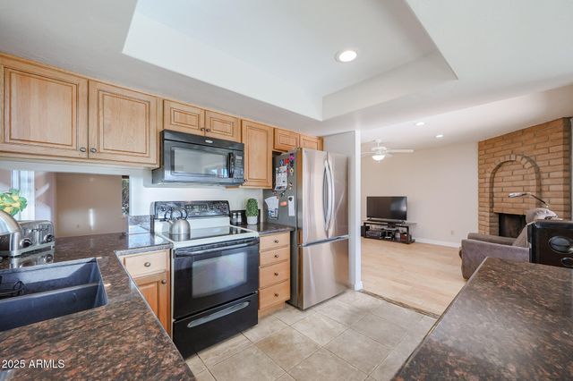 2101 E REDFIELD Road, Phoenix, AZ 85022