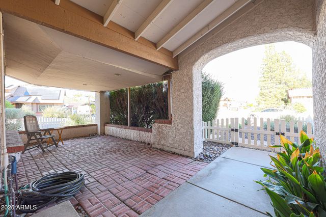 2101 E REDFIELD Road, Phoenix, AZ 85022
