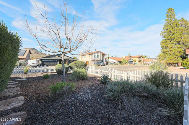 2101 E REDFIELD Road, Phoenix, AZ 85022