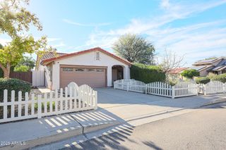 2101 E REDFIELD Road, Phoenix, AZ 85022