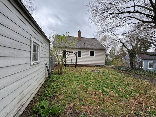 309 E Oak Grove Avenue, Parchment, MI 49004