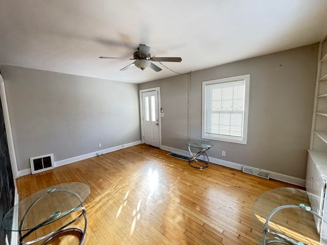 309 E Oak Grove Avenue, Parchment, MI 49004