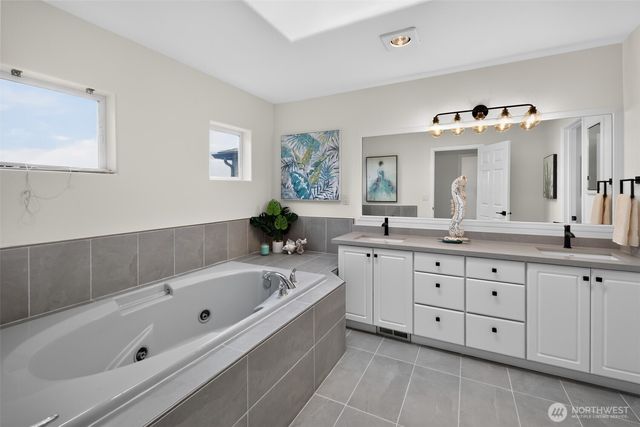 8033 118th Avenue NE, Kirkland, WA 98033