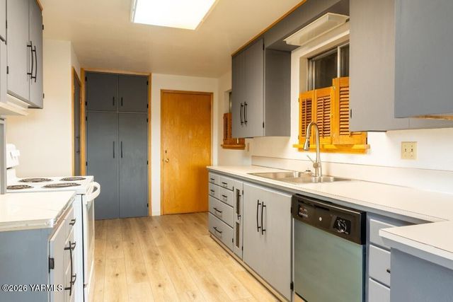 4007 Mountainview Ave, Yakima, WA 98901