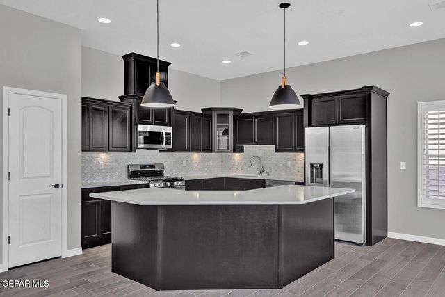 12409 Savvy Love Lane, El Paso, TX 79928