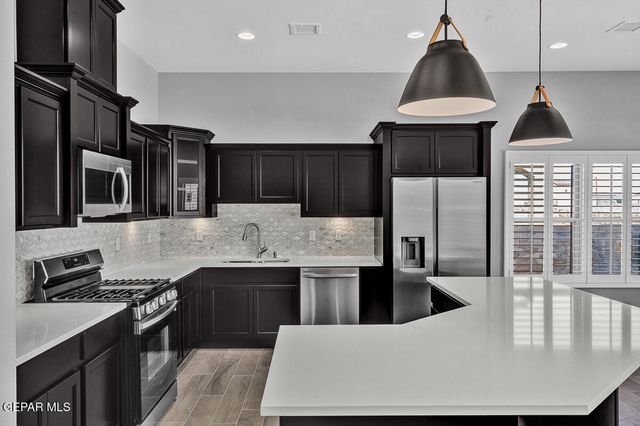 12409 Savvy Love Lane, El Paso, TX 79928