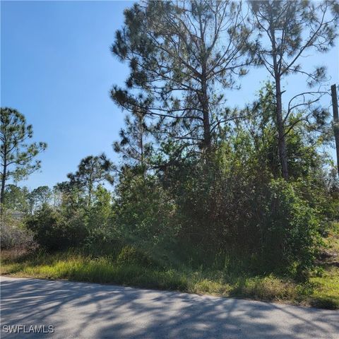 501 Willowbrook DR, Lehigh Acres, FL 33972