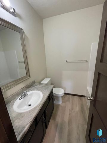 3514 S Heather Ave Avenue, Sioux Falls, SD 57106