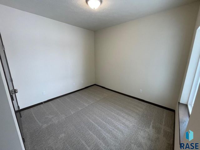 3514 S Heather Ave Avenue, Sioux Falls, SD 57106