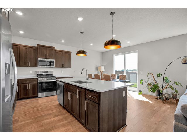6098 SAVANNAH St Se, Albany, OR 97322