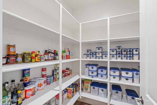 2692 E Sorbonne Drive, Green Valley, AZ 85614