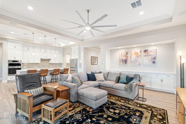 2692 E Sorbonne Drive, Green Valley, AZ 85614