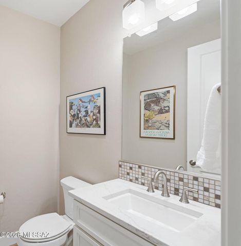 2692 E Sorbonne Drive, Green Valley, AZ 85614