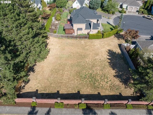 14292 Nw LAKESHORE Ct, Portland, OR 97229