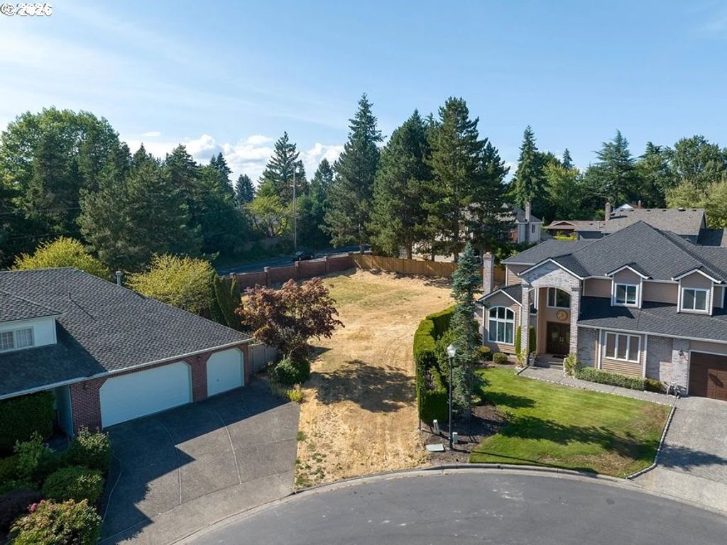 14292 Nw LAKESHORE Ct, Portland, OR 97229