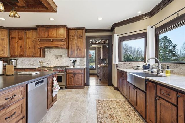 116 Lakota Drive, Dawsonville, GA 30534