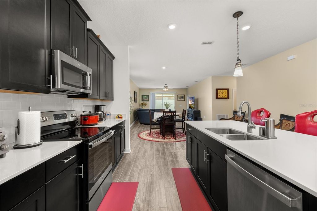 Image 12 of property listing at 1739 GOOD NEIGHBOR LOOP, Kissimmee, FL 34744