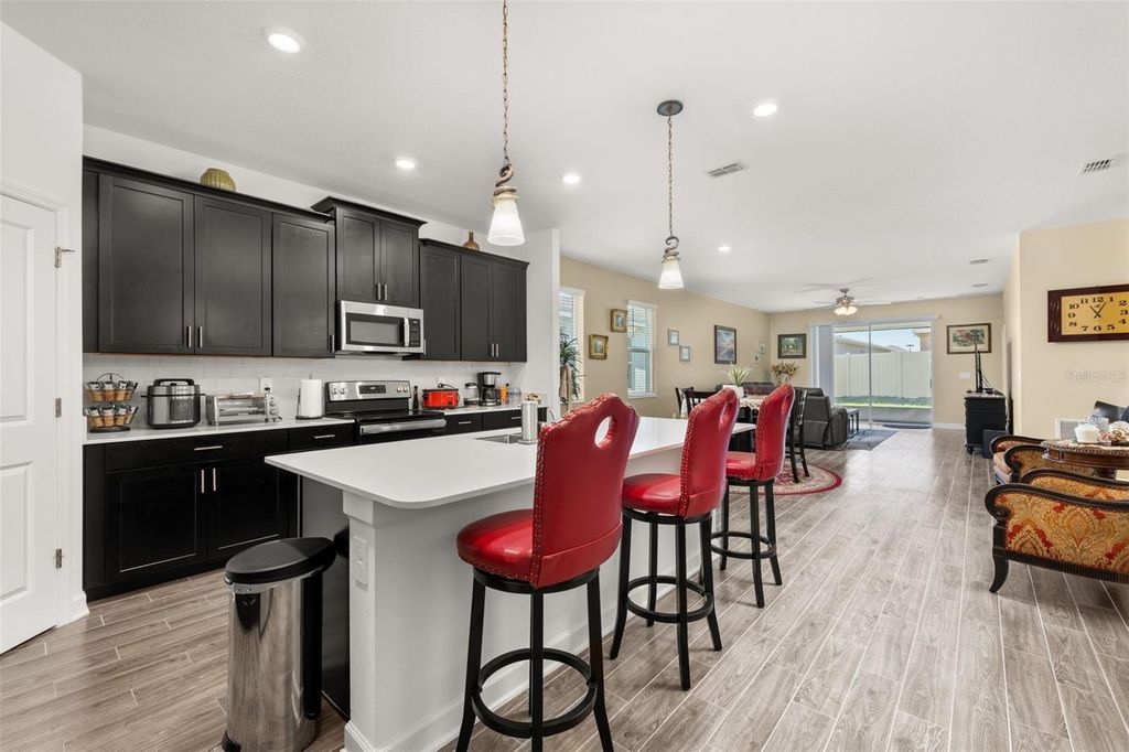 Image 10 of property listing at 1739 GOOD NEIGHBOR LOOP, Kissimmee, FL 34744
