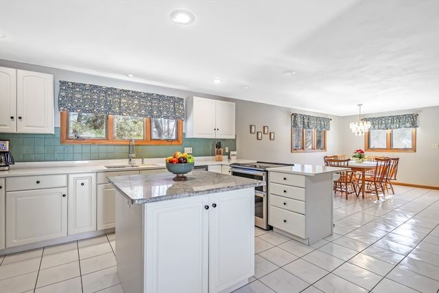 7 Germaine Avenue, Methuen, MA 01844