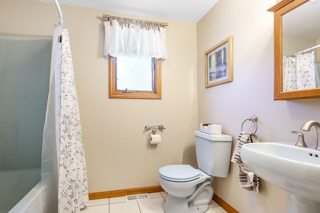 7 Germaine Avenue, Methuen, MA 01844