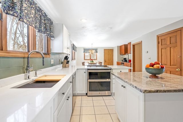 7 Germaine Avenue, Methuen, MA 01844