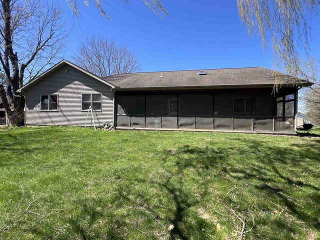 198 Fandrich Road, Oxford, WI 53952