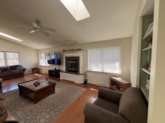 198 Fandrich Road, Oxford, WI 53952