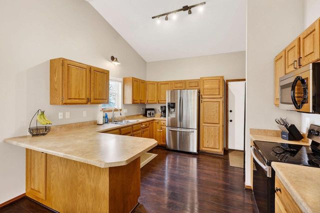 5146 Oak Valley Drive, Madison, WI 53704