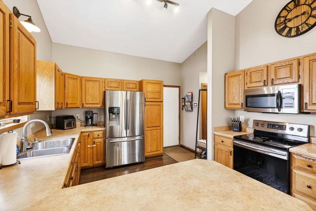5146 Oak Valley Drive, Madison, WI 53704