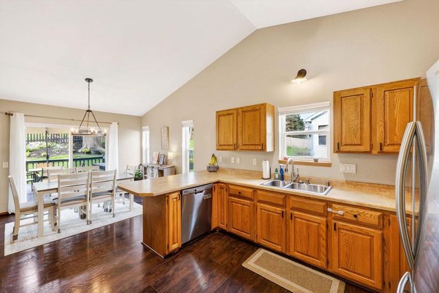 5146 Oak Valley Drive, Madison, WI 53704