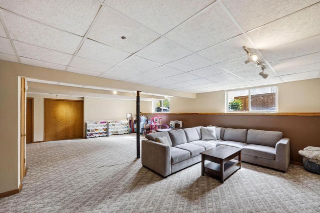 5146 Oak Valley Drive, Madison, WI 53704