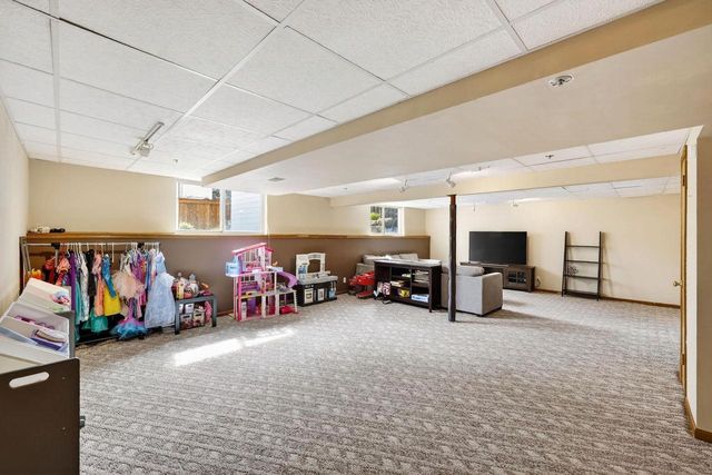 5146 Oak Valley Drive, Madison, WI 53704